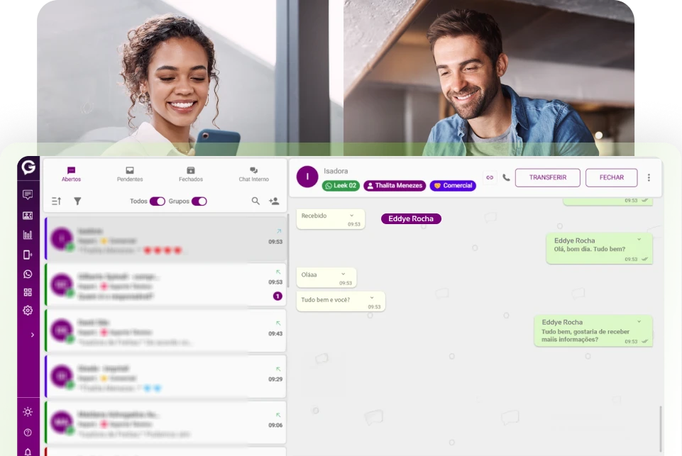 pessoas felizes ilustrando a experiência do Usuário ao ter a serem atendidos através de uma das plataformas da Leek Tecnologia. Sobrepostos pela interface de atendimento de um dos produtos Leek Tecnologia.